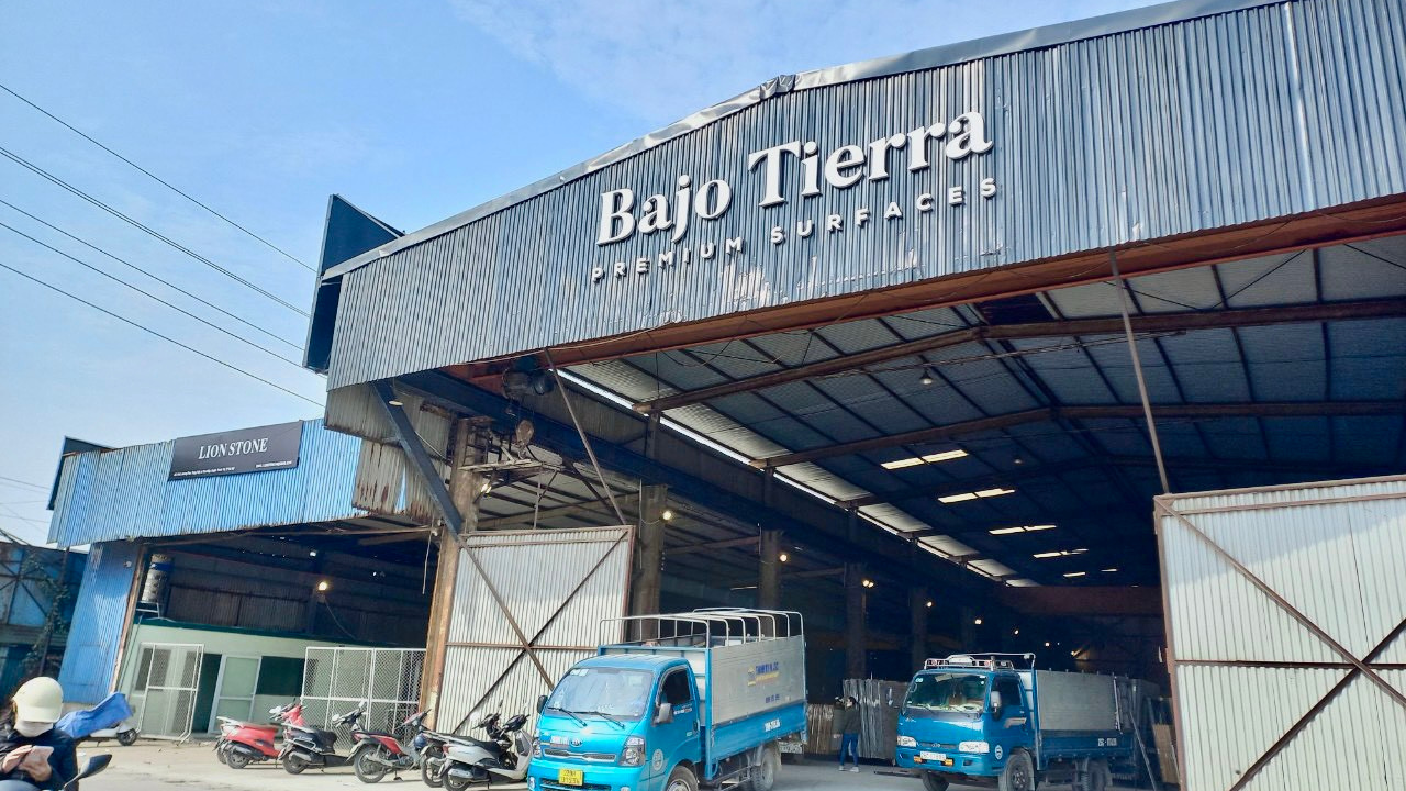 Bajo Tierra, Hanoi